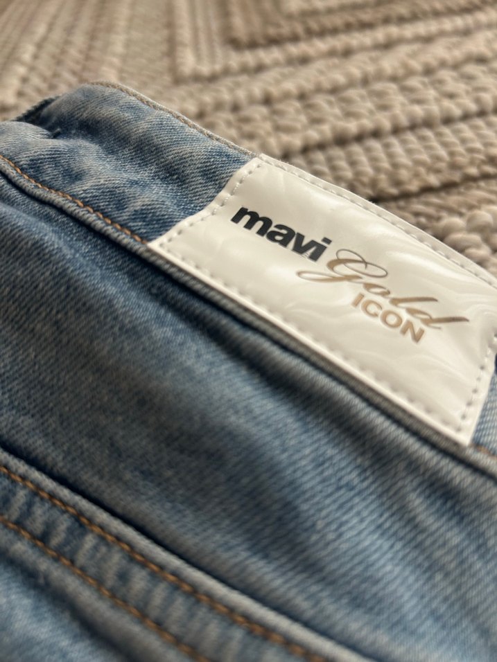 Paça detaylı straight fit Kadın Gri Denim Midi Pantolon - Görsel 3