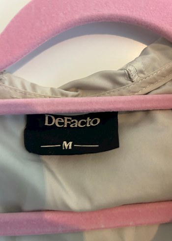 Bej Yüksek Yakalı Fermuarlı Kadın yağmurluk - Görsel 2