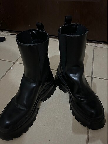 36 Beden ZARA SİYAH BOT
