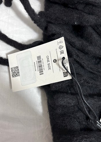 Bershka Siyah Püsküllü Kadın Atkı