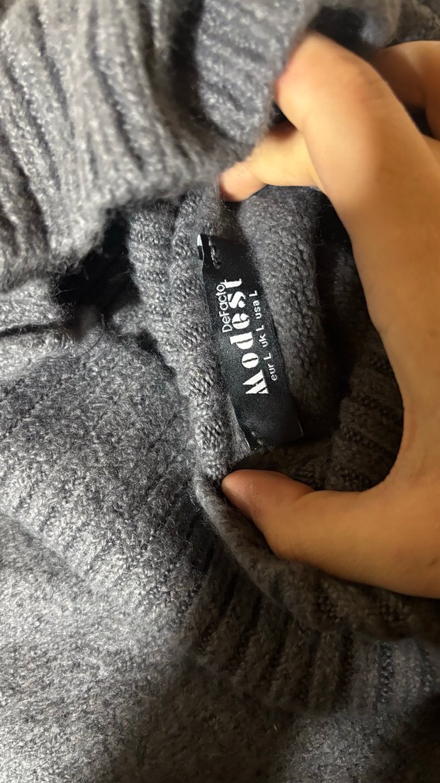 Gri V Yaka Örgü Kadın Kazak - Görsel 2