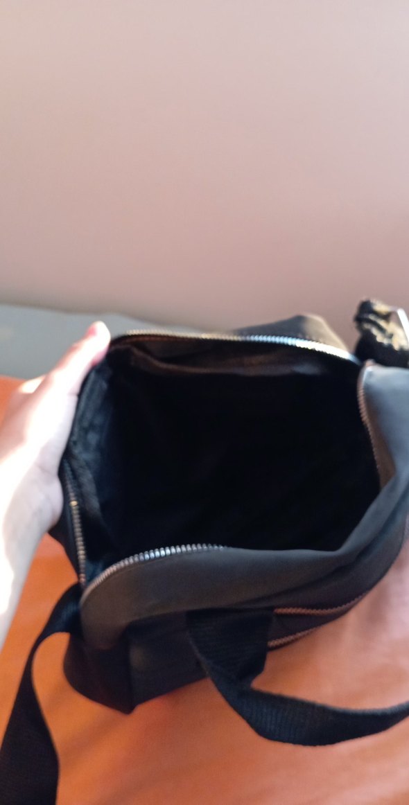 Kadın Siyah Fermuarlı Spor Çapraz Çanta - Görsel 3