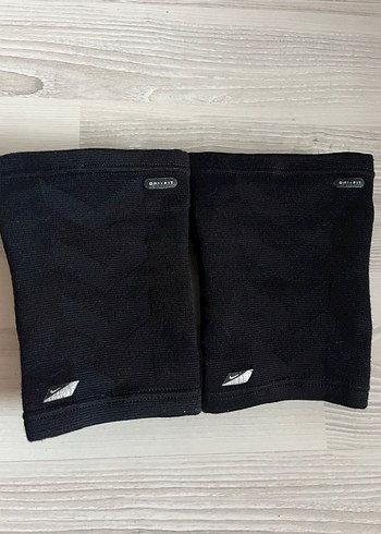 m Beden Nike Siyah Elastik Diz Koruyucu