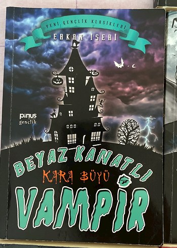 Beden Beyaz Kanatlı Vampir Çocuk Kitapları Serisi