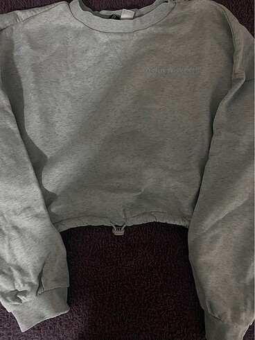 H&M hm sweat 1 defa giyildi cok iyi durumda crop sweat