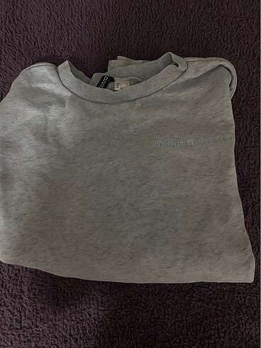 hm sweat 1 defa giyildi cok iyi durumda crop sweat