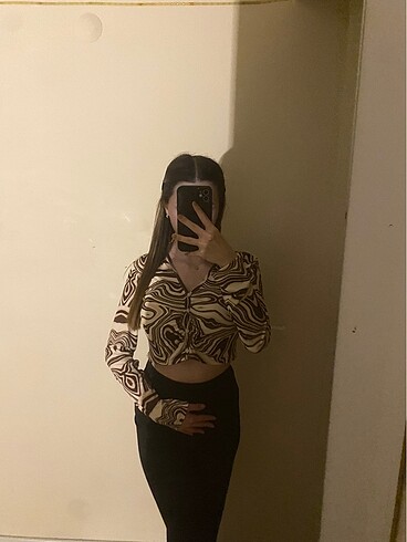 s Beden ten rengi Renk büzgülü desenli düğmeli crop