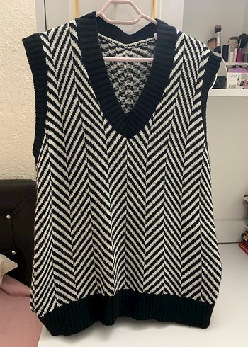 Kadın Siyah Zebra Desenli V Yaka Triko Süveter - Görsel 3