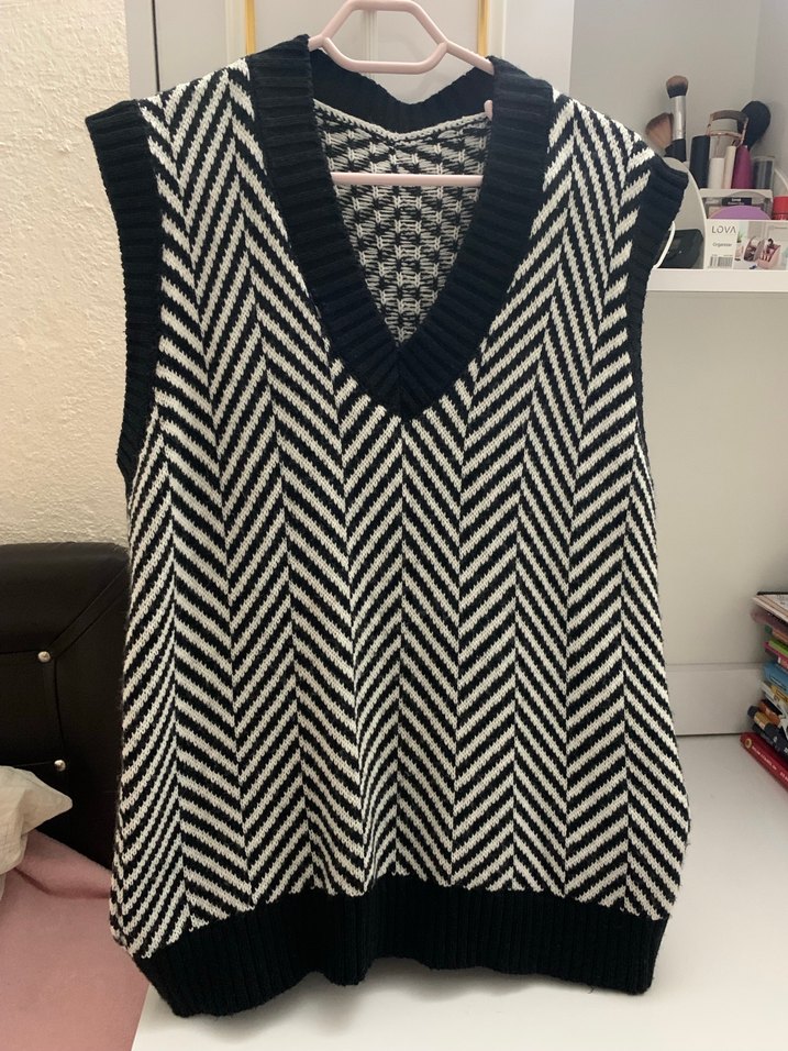 Kadın Siyah Zebra Desenli V Yaka Triko Süveter - Görsel 3