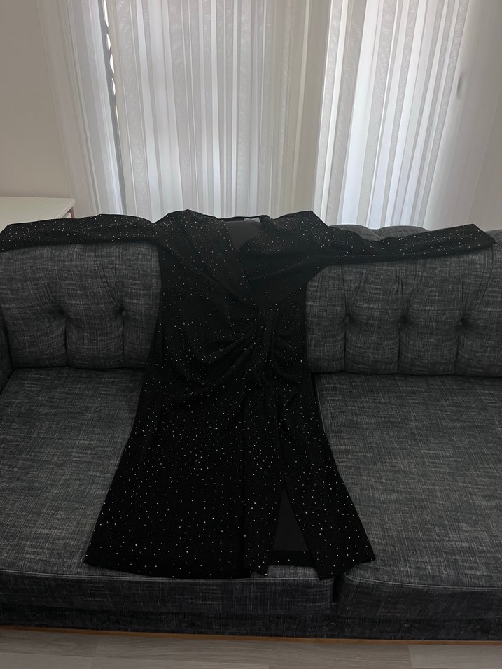 Uzun Kollu Siyah Parlak Triko Elbise - Görsel 3