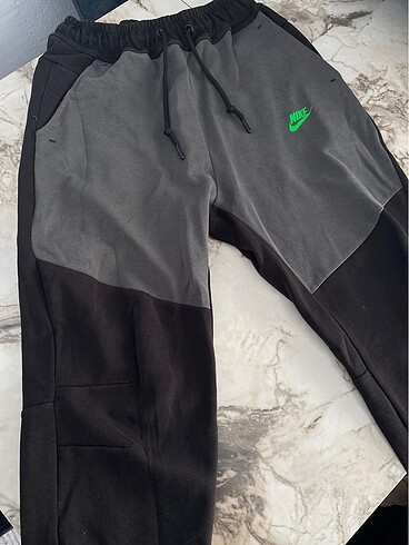 Nike Tech 25