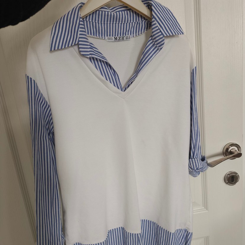 V Yaka Gri Çizgili Pamuklu Kadın Gömlek - Görsel 2