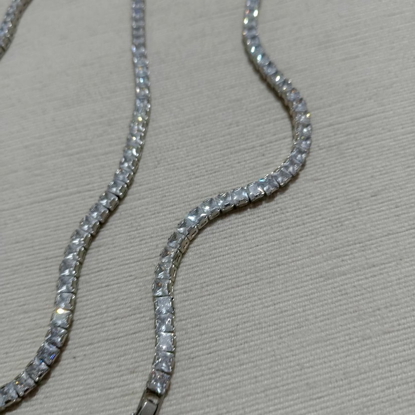 Kadın Gri Pul Detaylı Zincir Bileklik ve kolyesi - Görsel 2