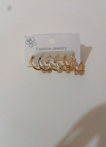 Beden altın Renk Metal 3 çift küpe çok az kullanıldı temiz defosuz ürün