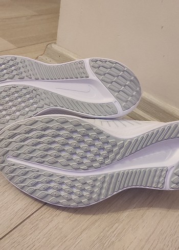 Nike Beyaz Erkek Yürüyüş Koşu Ayakkabısı - Görsel 3