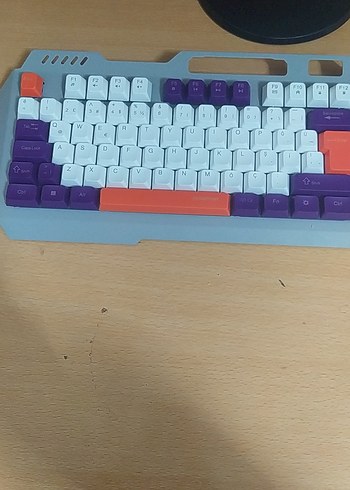 Mor ve Beyaz Klavye - Görsel 4