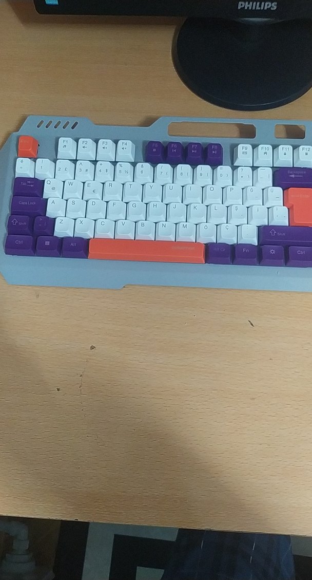 Mor ve Beyaz Klavye - Görsel 4