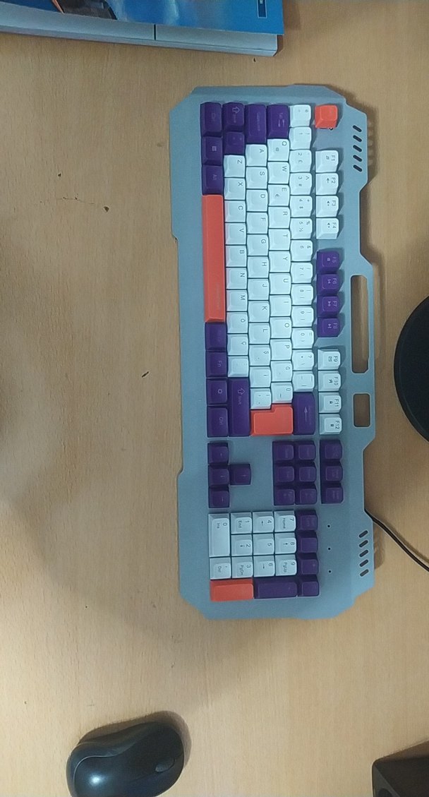 Mor ve Beyaz Klavye - Görsel 2