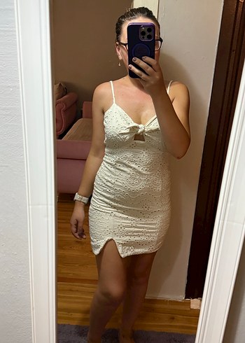 Quzu Dantel Detaylı Bej Mini elbise