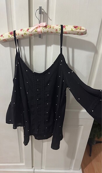 Siyah Omuzları açık bluz - Görsel 2