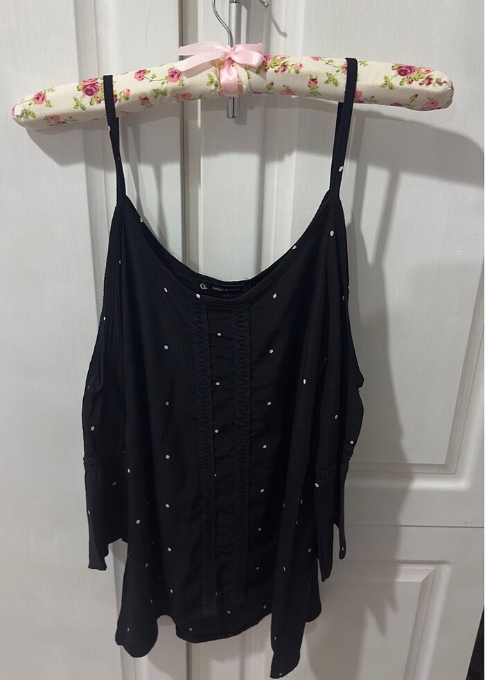 Siyah Omuzları açık bluz - Görsel 4