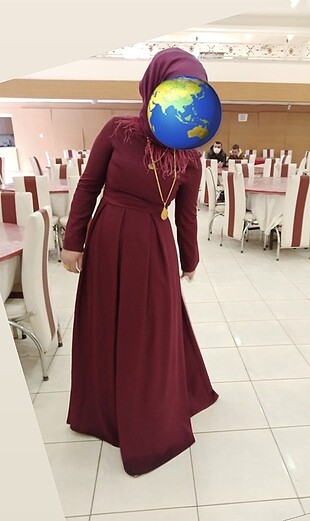 Bordo mürdüm arası bir renktir