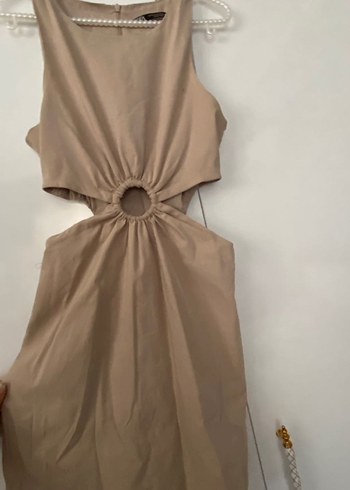 Zara Midi Drapeli Kolsuz V Yaka Elbise