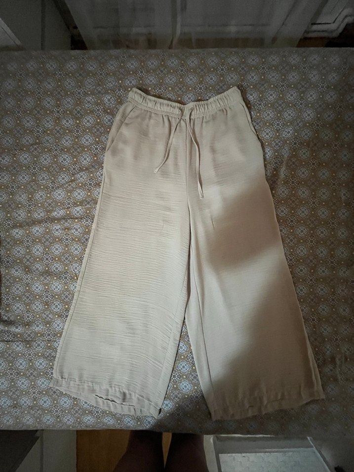 Kadın Beyaz Keten Piliseli Midi Pantolon - Görsel 2