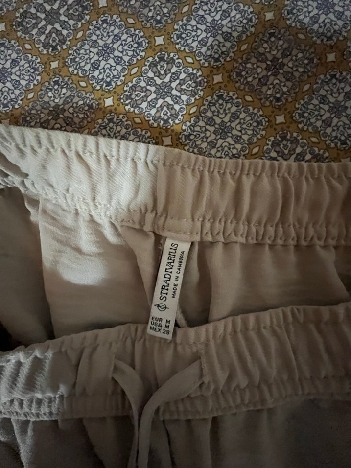 Kadın Beyaz Keten Piliseli Midi Pantolon - Görsel 3