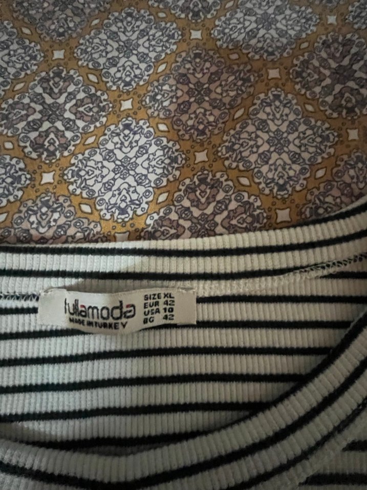 Kolsuz Zebra Desenli Triko Midi Elbise - Görsel 3