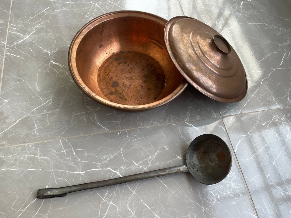 Orijinal Parlak Altın Kapaklı Bakır Tencere ve kepçe - Görsel 3