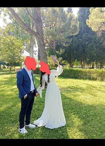 Yırtmaçlı nikâh elbisesi