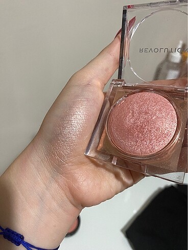 Revolution revolution highlighter