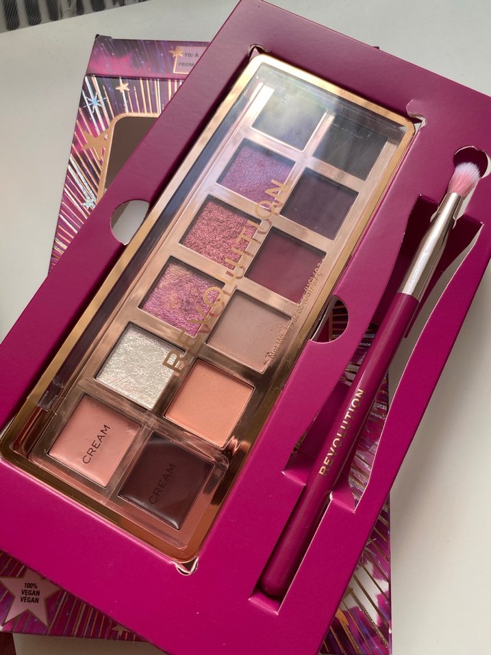 Revolution Cherry Icon Far Paleti ve Fırça Seti - Görsel 2