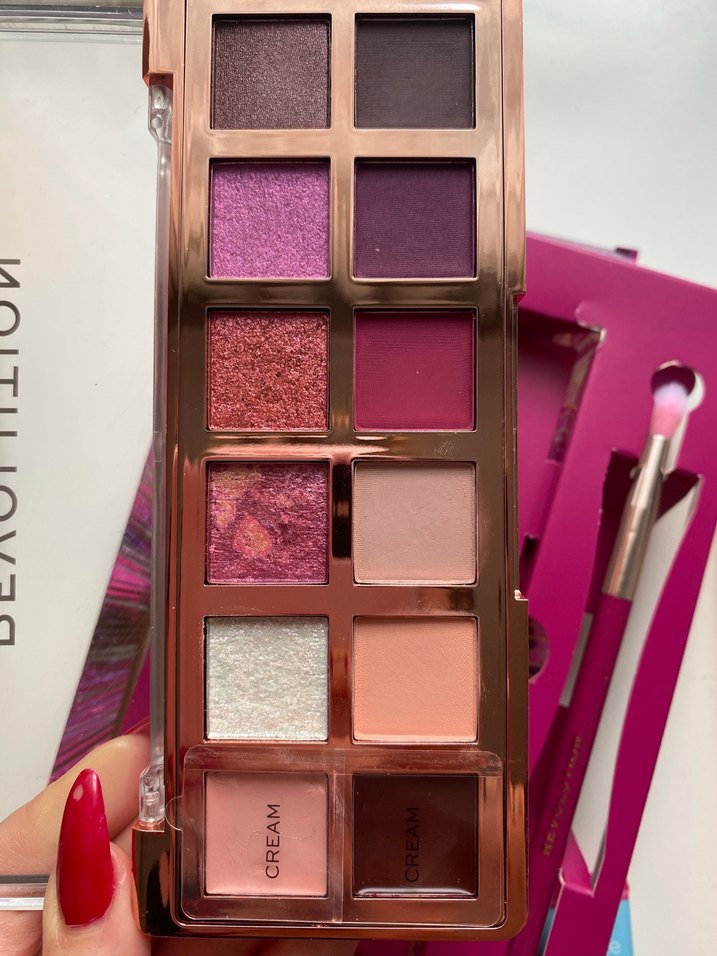 Revolution Cherry Icon Far Paleti ve Fırça Seti - Görsel 3