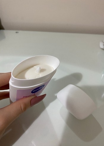Nivea Pearl & Beauty Kadın Deodorant 50ml - Görsel 5