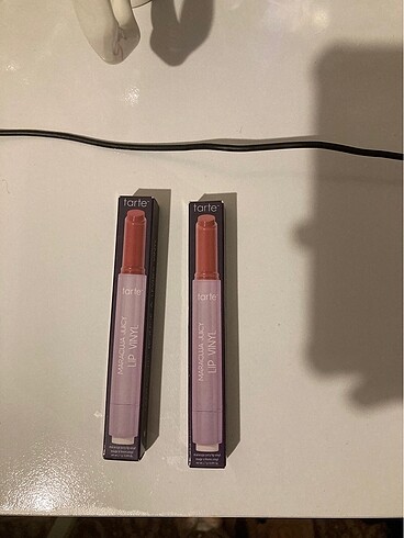 Tarte lip vinly