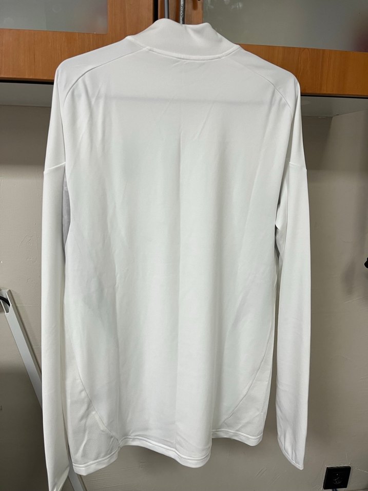 Beyaz Uzun Kollu Beşiktaş Sporcu Sweatshirt - Görsel 3