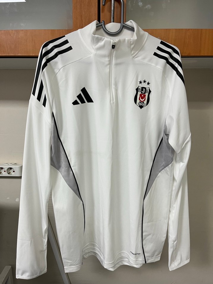 Beyaz Uzun Kollu Beşiktaş Sporcu Sweatshirt - Görsel 2