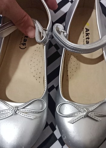 Kız Çocuk Beyaz Tokalı Babet Ayakkabı - Görsel 3