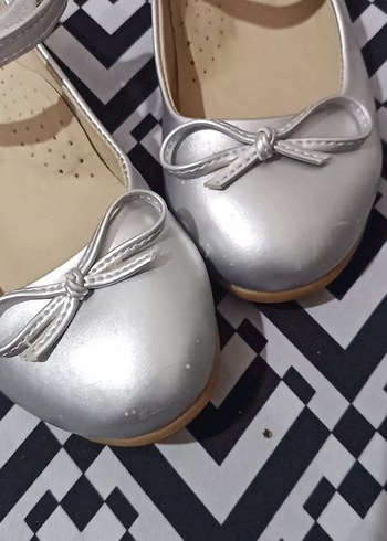 Kız Çocuk Beyaz Tokalı Babet Ayakkabı - Görsel 2