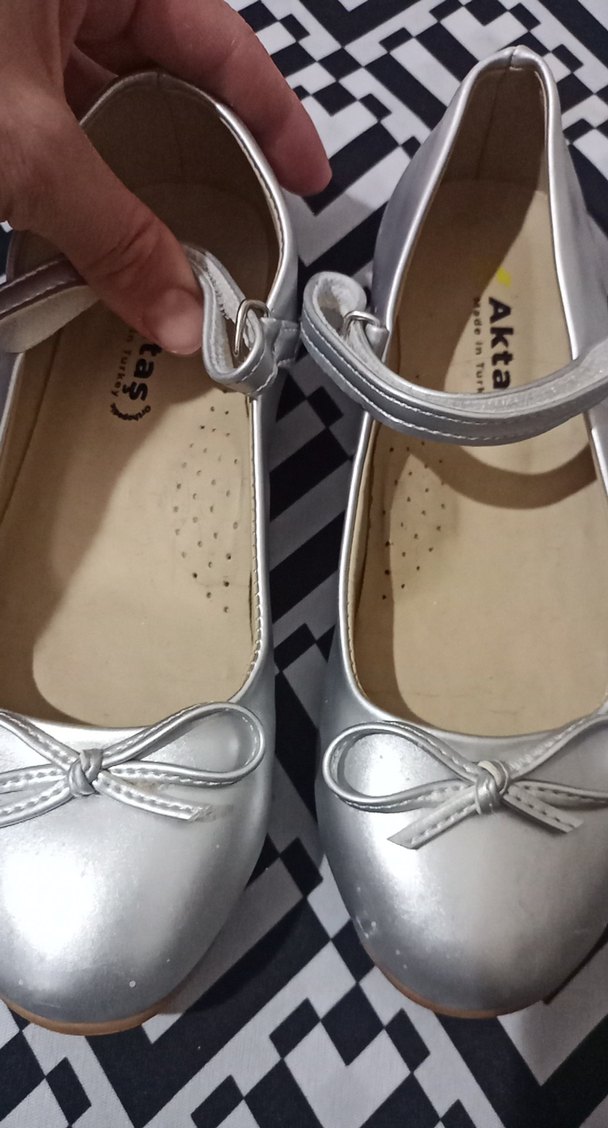 Kız Çocuk Beyaz Tokalı Babet Ayakkabı - Görsel 3