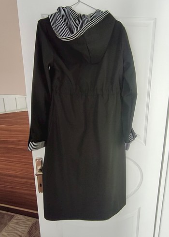 Fermuarlı Siyah Parlak Kadın Yağmurluk - Görsel 5