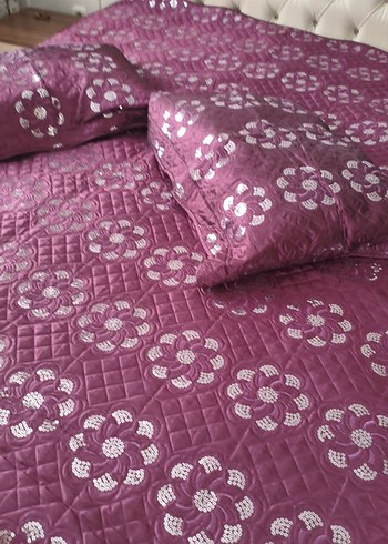 Bordo Parlak Nakışlı Yatak Örtüsü - Görsel 5