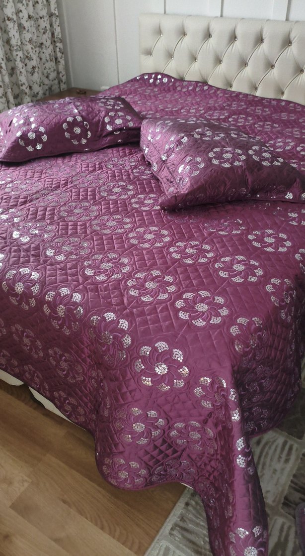 Bordo Parlak Nakışlı Yatak Örtüsü - Görsel 3