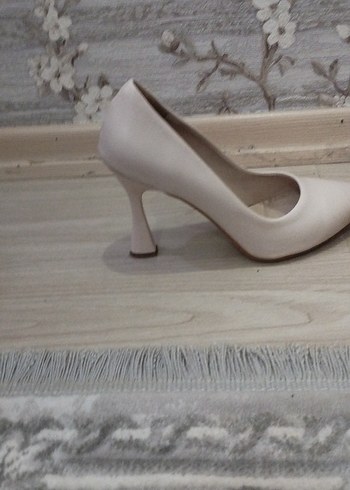 Beyaz Bağcıklı Stiletto Topuklu Kadın Ayakkabı - Görsel 2