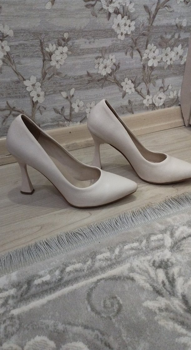 Beyaz Bağcıklı Stiletto Topuklu Kadın Ayakkabı - Görsel 3