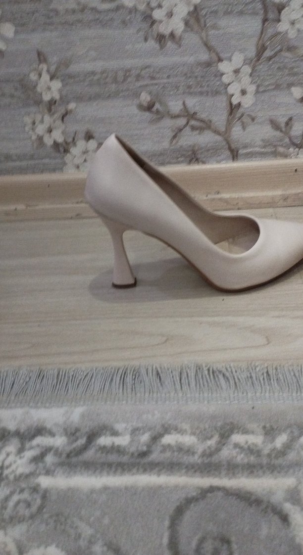 Beyaz Bağcıklı Stiletto Topuklu Kadın Ayakkabı - Görsel 2