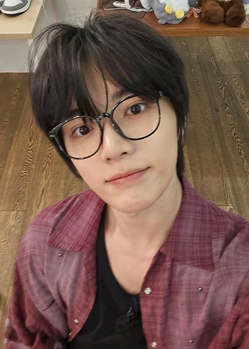 beomgyu pc niz varsa yazabilirsiniz