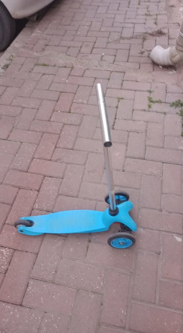 Renkli Mavi Çocuk Scooter'ı - Görsel 3